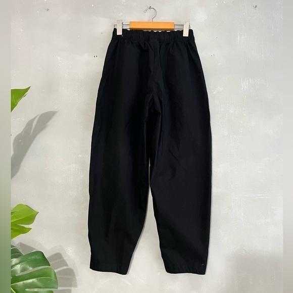 NIKE | Sportswear Essential Curve Pants black highrise Capri - size small - Picture 6 of 11